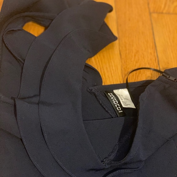 One Shoulder Ruffle Mini - Picture 4 of 4